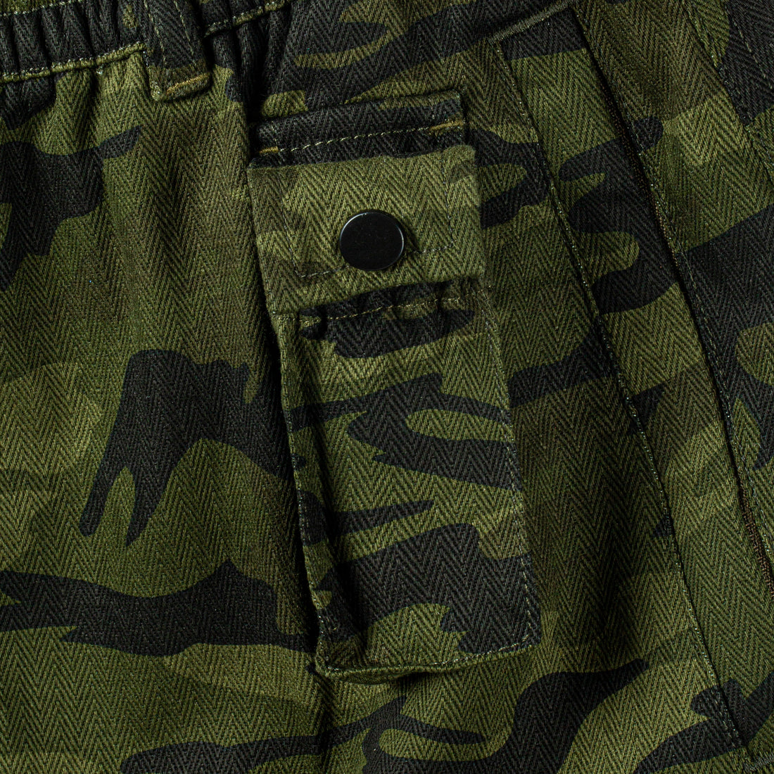 CAMO CARGO SHORTS
