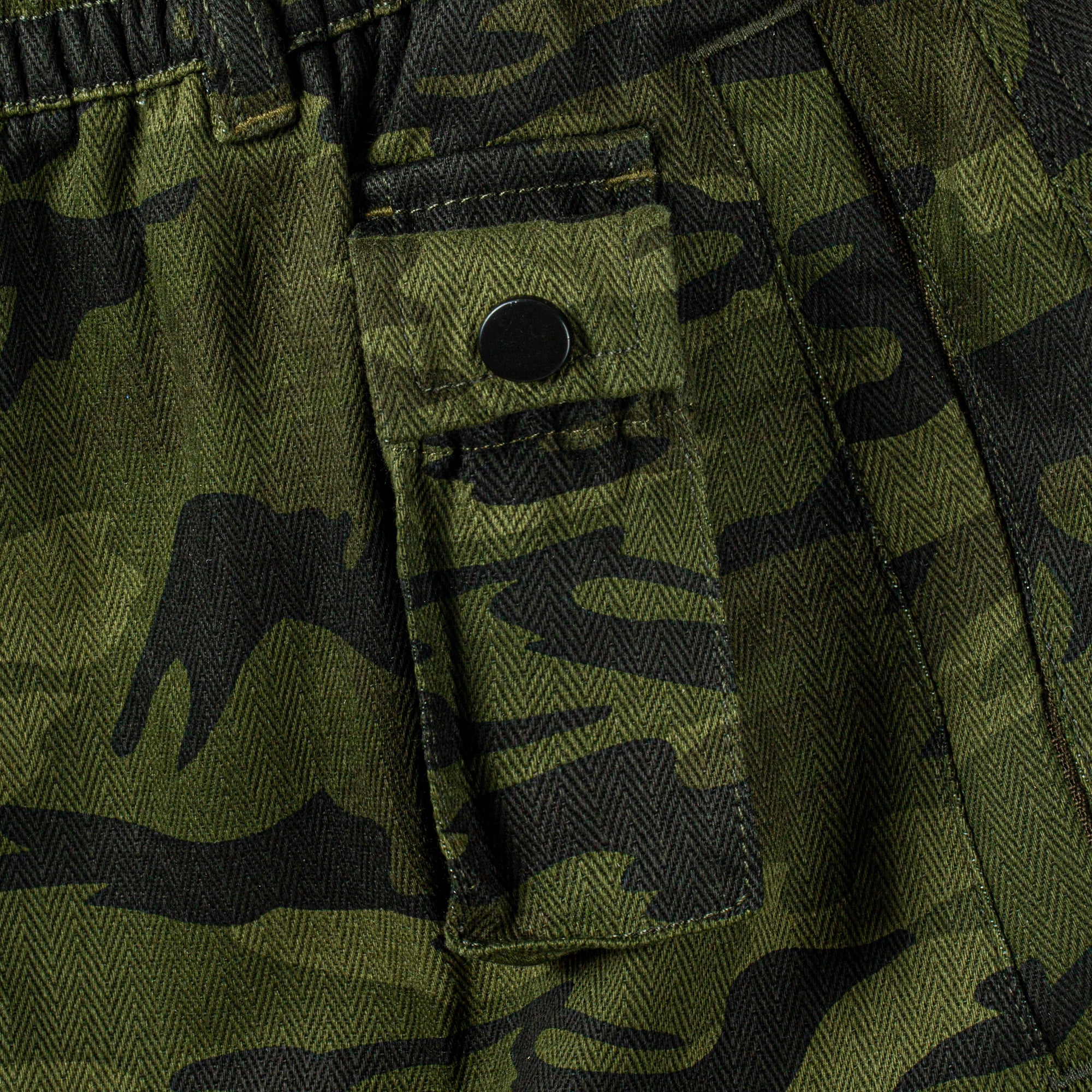 CAMO CARGO SHORTS
